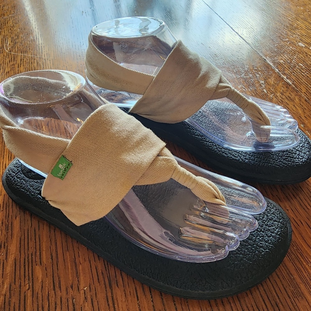 Sanuk Women's Yoga Sling Thong Sandals Tan Print Size 6 Summer Comfort